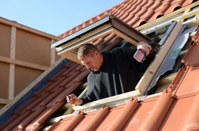 Pose de fenêtres de toit Velux à Lascelle